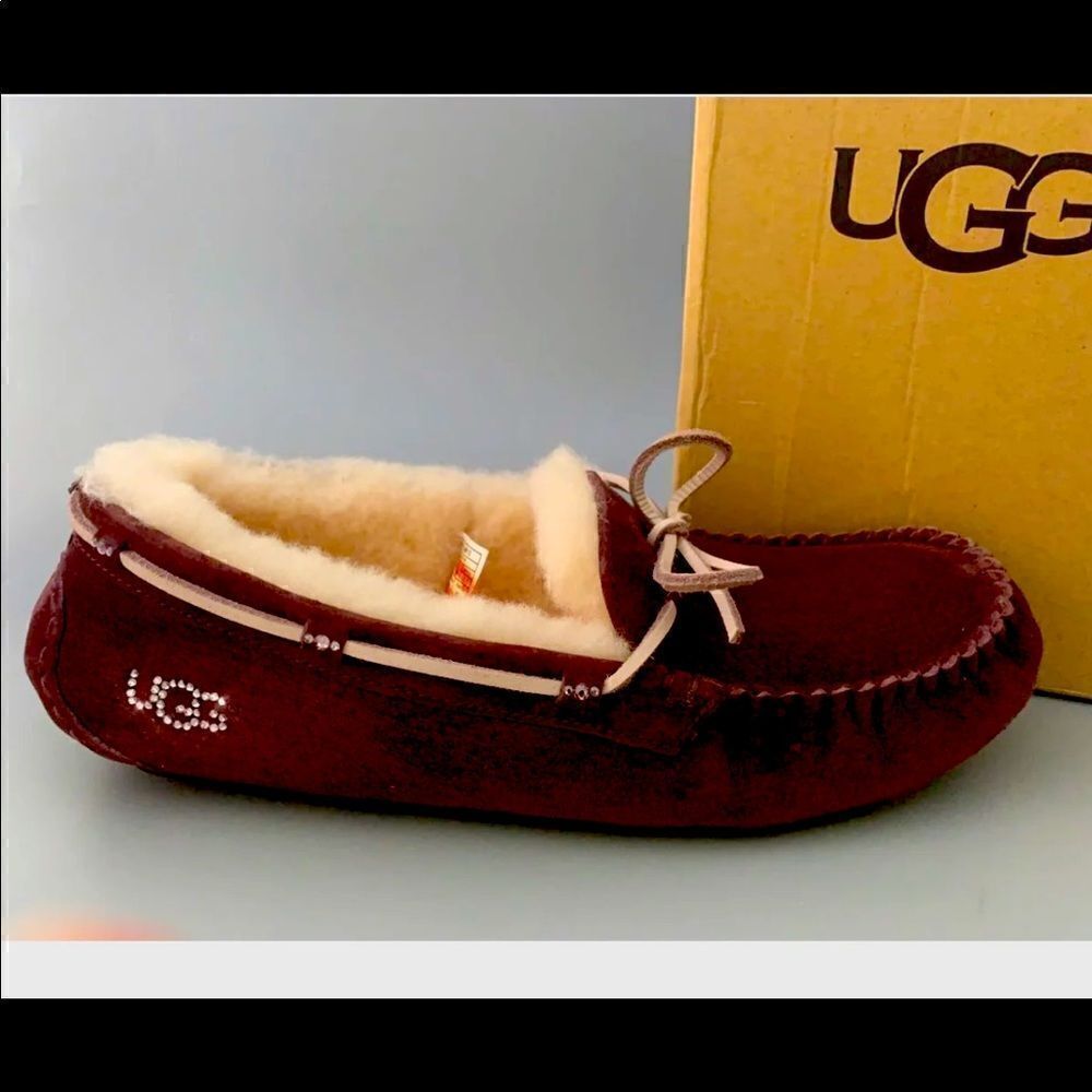 Ugg Australia shearling fur lined moccasin slippers Dakota pink brown guc sz 7